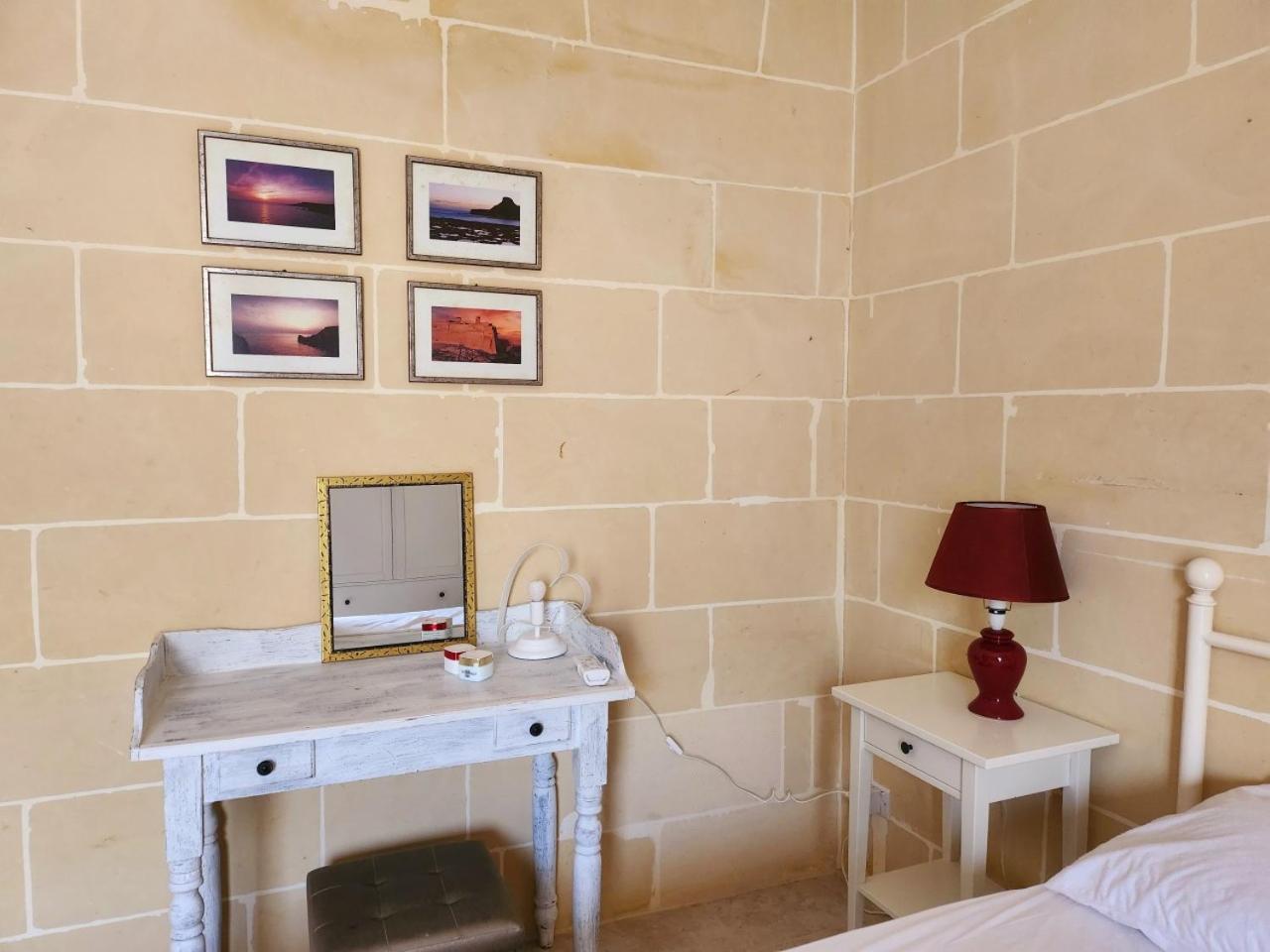 Palm Court Apartment Xlendi Kültér fotó